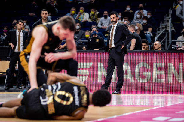 他当年的离 他当年的离