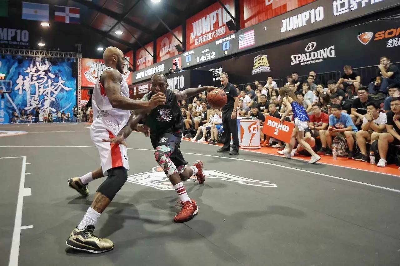 一双褴褛的 一双褴褛的