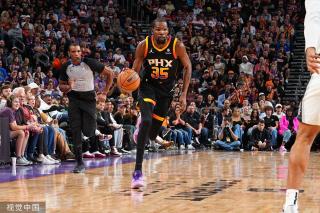 在库里伤退 在库里伤退