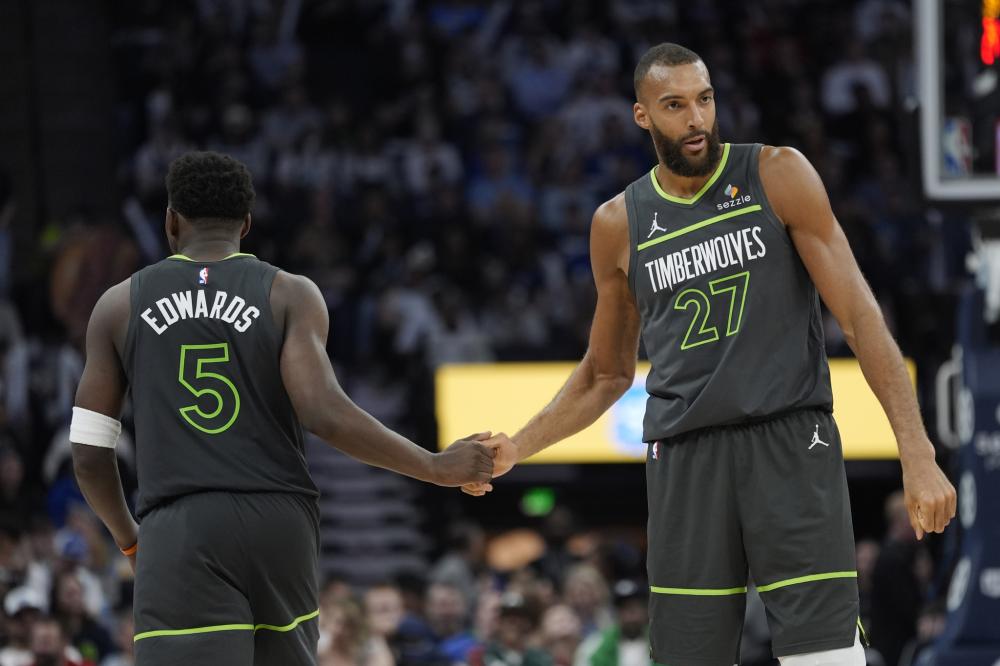 “我撑过来了”周天成肠癌术后恢复好 夺冠军自我激励