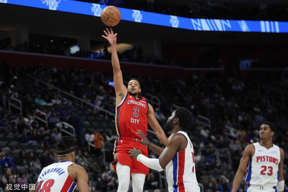 的右后卫 的右后卫